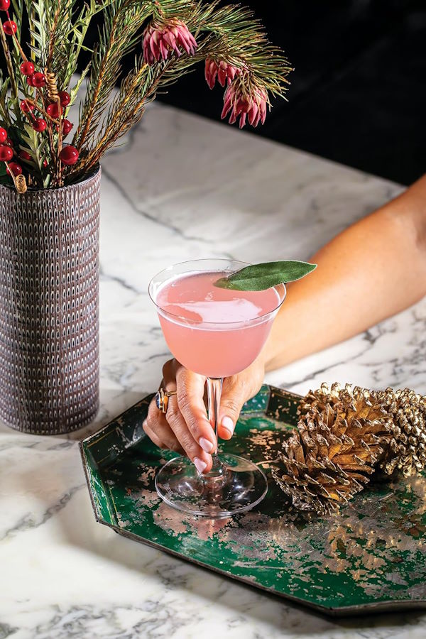 The Seasonal Cocktail: A Guide to Creative Cocktail Making