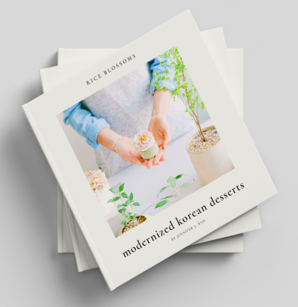 Book Cover: Modernized Korean Desserts: Rice Blossoms